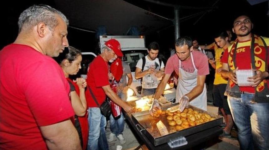 Tartan G&uuml;ndoğdu&rsquo;da Lokma D&ouml;kt&uuml;rd&uuml;