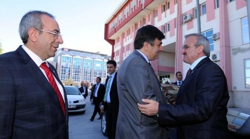 Y&ouml;k Başkanı &Ccedil;etinsaya&rsquo;dan Vali Karaloğlu&rsquo;na Ziyaret