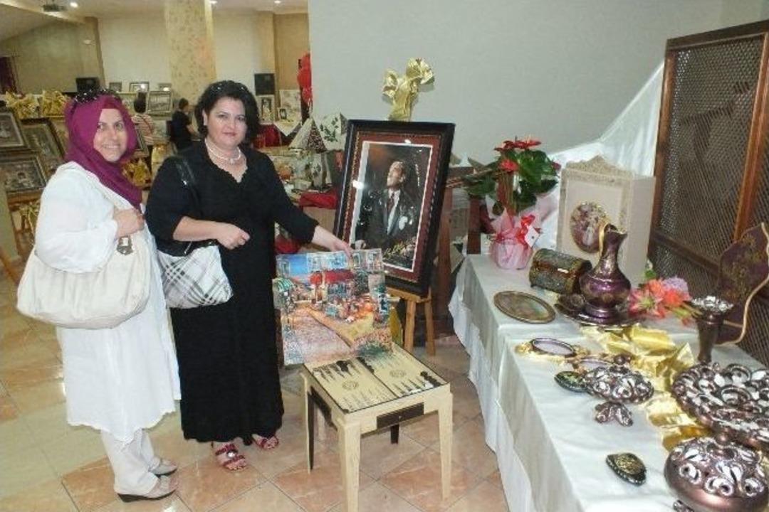 Bayanlar En G&uuml;zel Eserlerini Sergiliyor