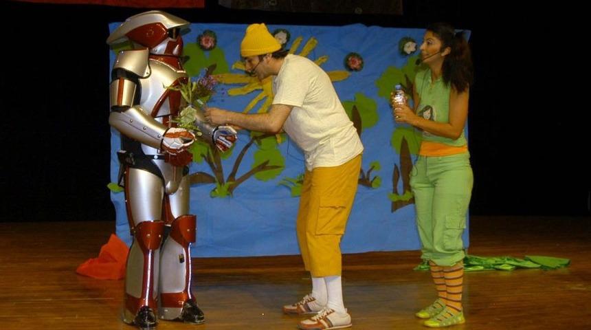 'Robot Astro' &Ccedil;ocuklara &Ccedil;evreyi Anlattı