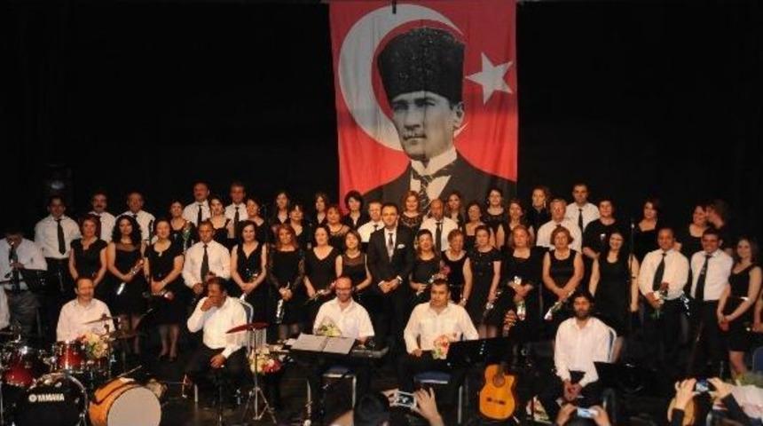 &Ccedil;orlu Belediyesi T&uuml;rk Halk M&uuml;ziği Korosu Konseri