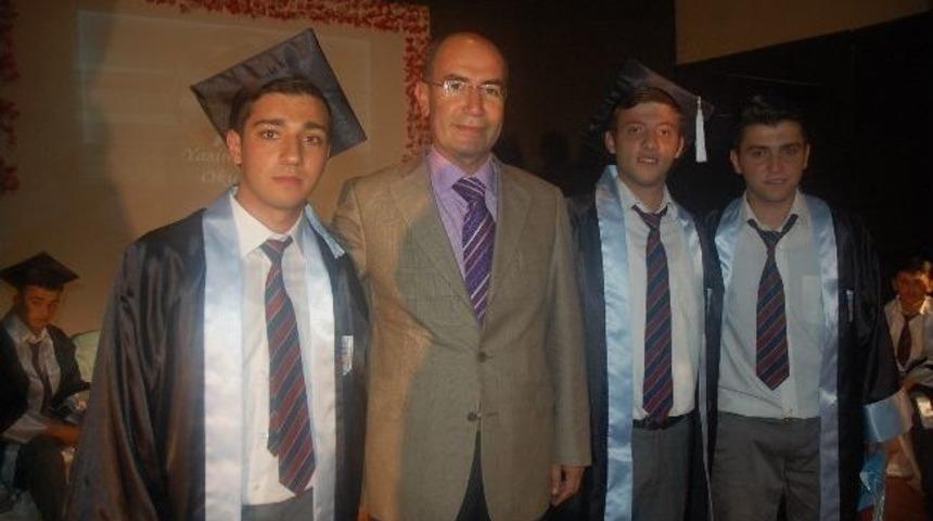 İşitme Engelliler Meslek Lisesinde Mezuniyet T&ouml;reni