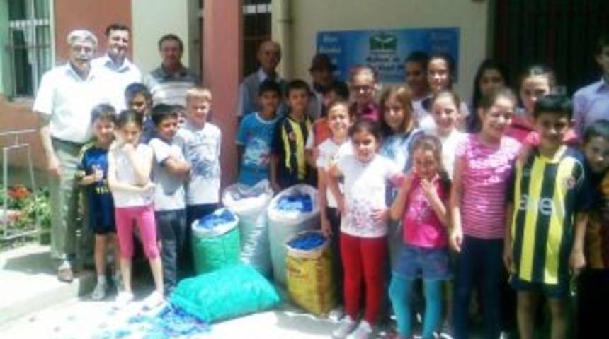 Atat&uuml;rk Ortaokulu &Ouml;ğrencileri Mavi Kapak Kampanyasına Katkıda Bulundular