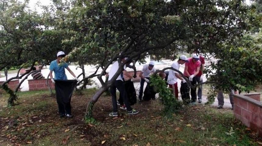 &Ccedil;evreciler &Ccedil;&ouml;p Topladı