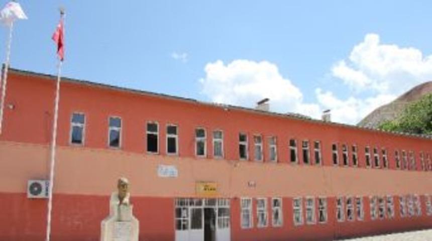 Oltu Lisesi Kapanıyor