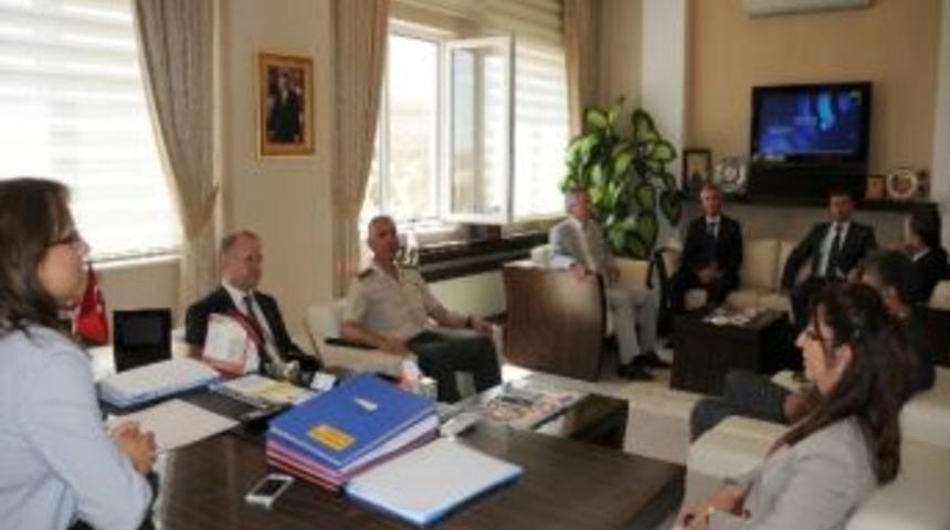 Vali Ceylan Ve Beraberindeki Heyetten Ne&uuml;&rsquo;ne Ziyaret