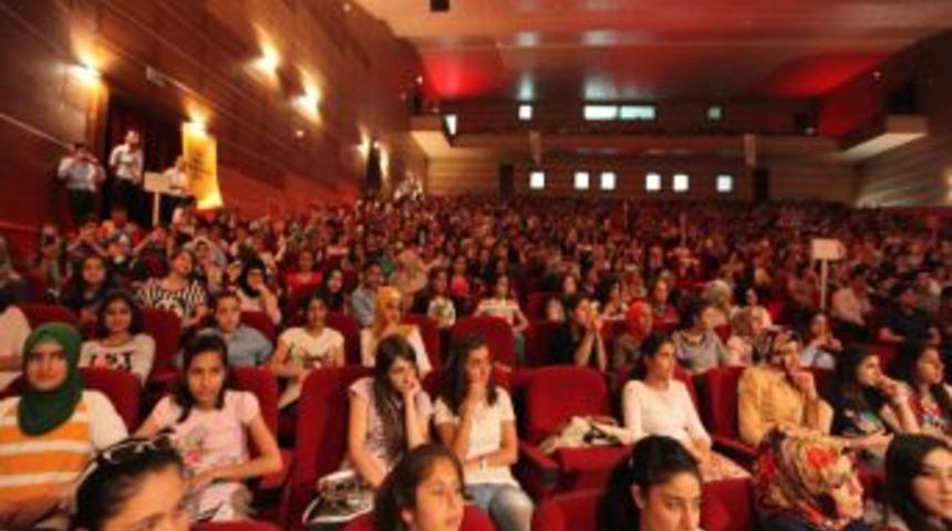 &Ouml;mer Pekin Dicle &Uuml;niversitesi&rsquo;nde G&ouml;steri Yaptı