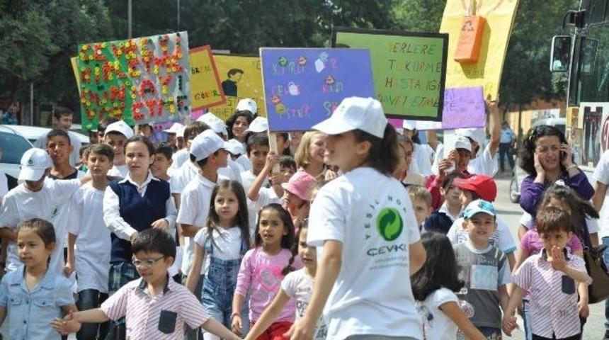 &Ouml;ğrenciler &Ccedil;evre İ&ccedil;in Y&uuml;r&uuml;d&uuml;