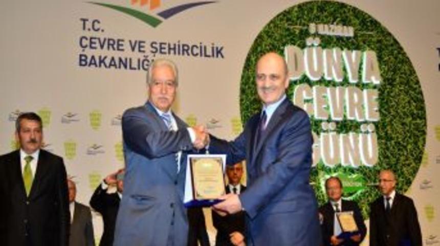 Adana'ya 'T&uuml;rkiye'nin En Temiz B&uuml;y&uuml;kşehiri' &Ouml;d&uuml;l&uuml; Verildi