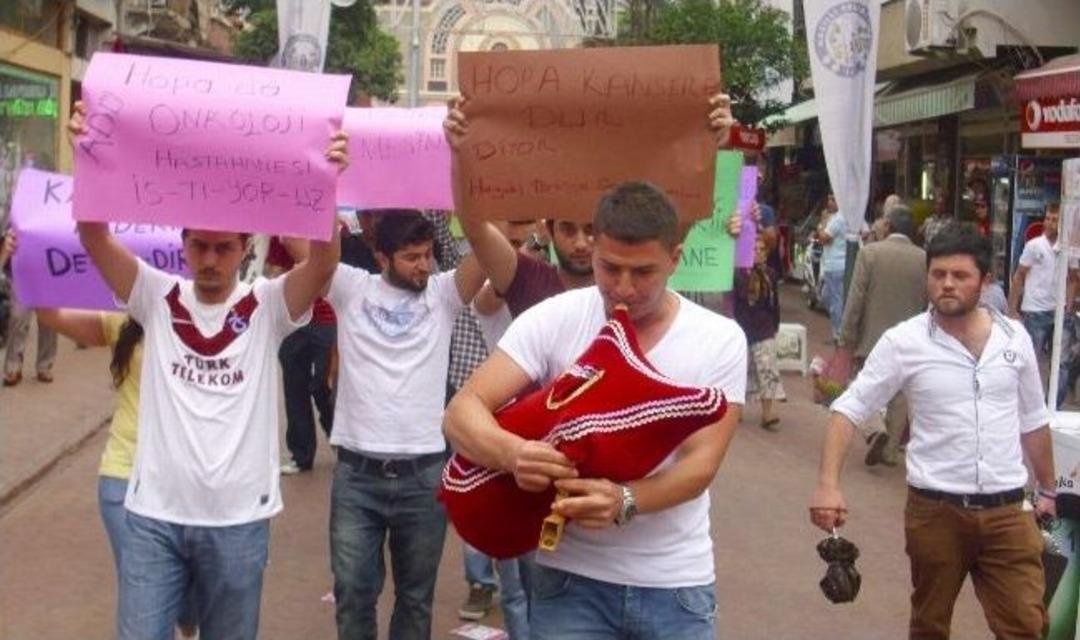 &Uuml;niversiteli Gen&ccedil;ler Bu Kez Hopa İ&ccedil;in Y&uuml;r&uuml;d&uuml;