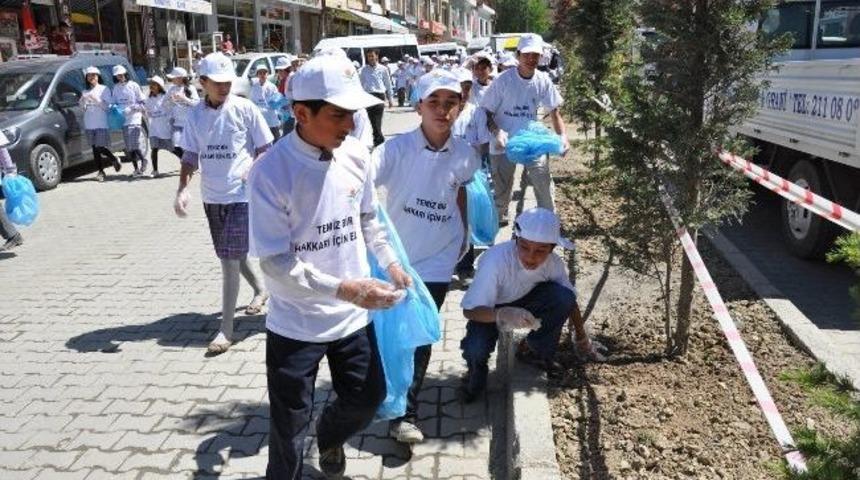 Hakkari&rsquo;de Temizlik Y&uuml;r&uuml;y&uuml;ş&uuml;