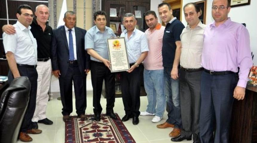 G&ouml;nen Ticaret Borsası Y&ouml;netiminden Yakar'a Ziyaret