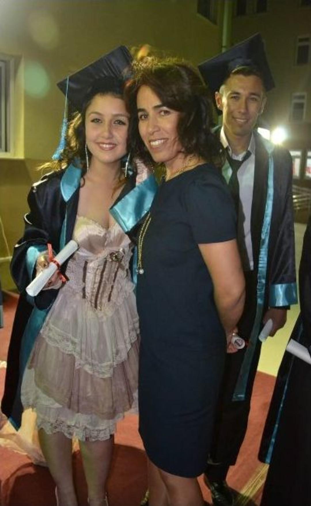 Kula Bekir Sacide Keleşoğlu Anadolu &Ouml;ğretmen Lisesi İlk Mezunlarını Verdi