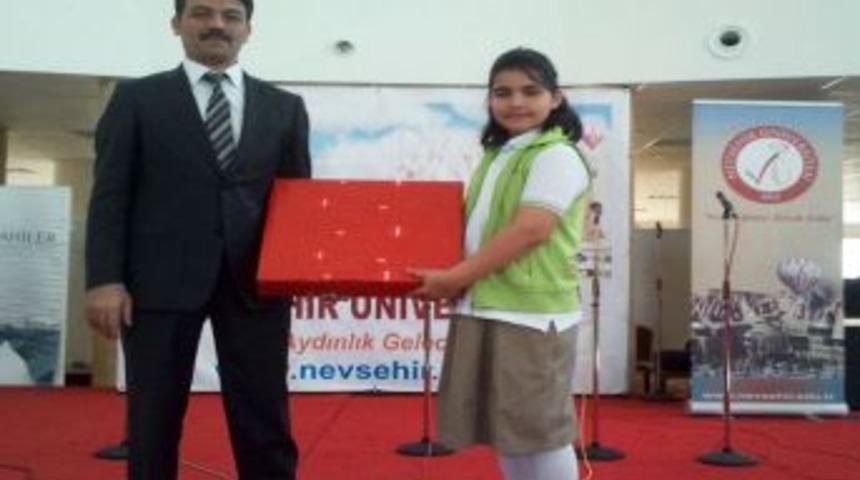 Lara Koleji&rsquo;ne 'en &Ccedil;evreci Okul' &Ouml;d&uuml;l&uuml;