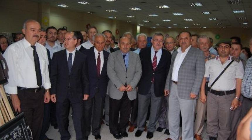 &Ccedil;aycuma&rsquo;da Giyim, El Nakışı Ve Tel Kırma Sergi A&ccedil;ılışına Yoğun İlgi