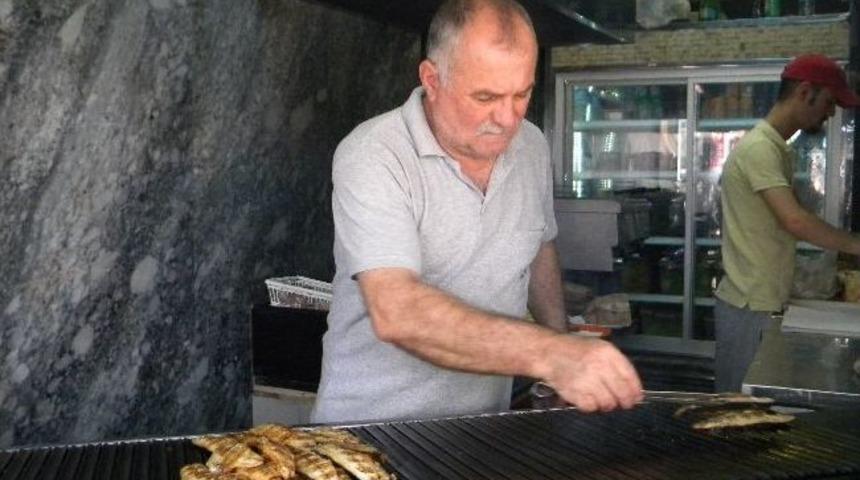 Balık&ccedil;ı Tezg&acirc;hları Boşaldı