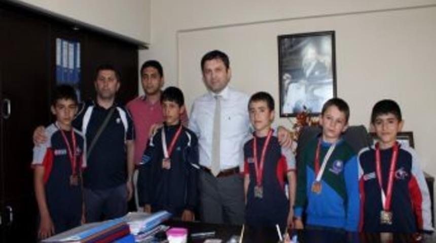 Yıldızeli Birlikspor G&uuml;reş&ccedil;ilerinden B&uuml;y&uuml;k Başarı