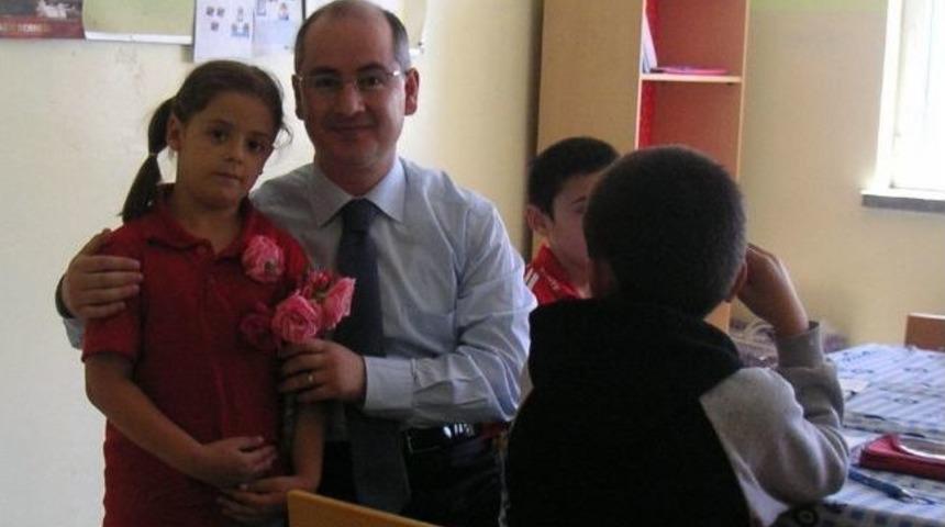 Kaymakam Yaman, K&ouml;yl&uuml;n&uuml;n Sorunlarını Dinledi