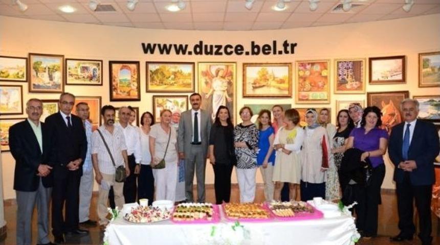 Kursiyerlerin Resim Sergisi İlgi G&ouml;rd&uuml;