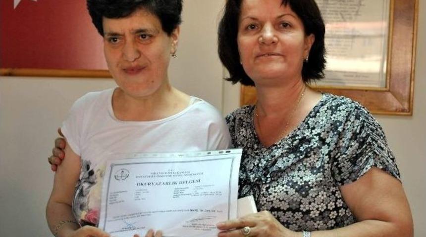 Okuma Yazma Kursundan İbretlik Hayat Hikayeleri &Ccedil;ıktı