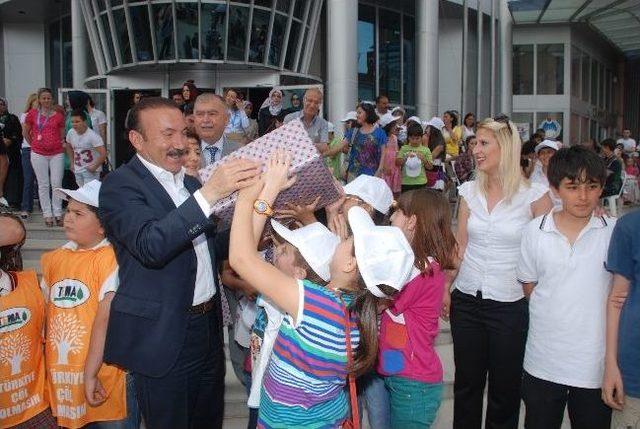 Belediye Önünde Çevre Şöleni 1