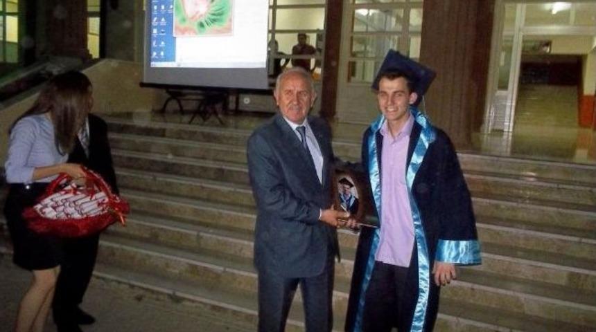 Başkan Karaman Mezuniyet T&ouml;renine Katıldı