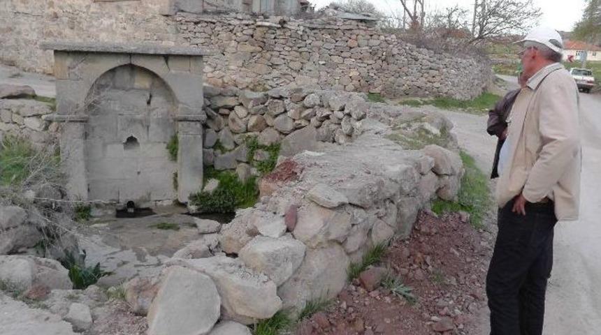 Fasıllar&rsquo;daki Tarihi &Ccedil;eşmeye &Ccedil;evre D&uuml;zenlemesi