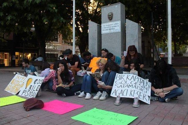 Kitap Okuyarak Eylemlere Destek Verdiler 1