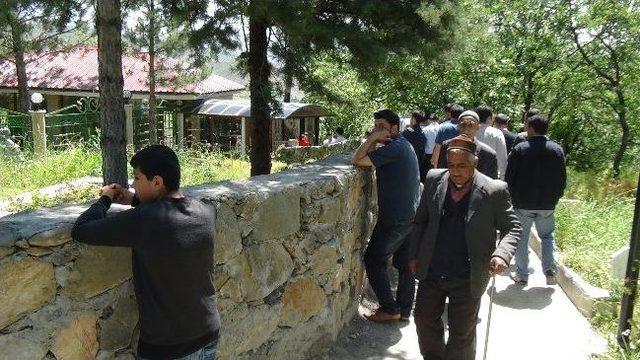 Gavs-i Hizan&rsquo;i Es Seyyyid Sibğetullah Arvasi Hazretlerinin T&uuml;rbesi Ziyaret&ccedil;i Akınına Uğruyor 2