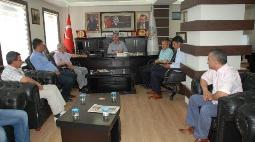 Kahta&rsquo;daki Tekstilciler Başkan Turanlı&rsquo;yı Ziyaret Etti