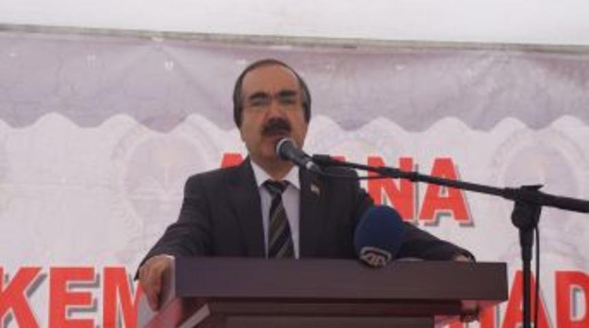 Vali Coş: Bayrağı &Uuml;zerine Dolayarak Polise Taş Atanlar Vatansever Olamaz!