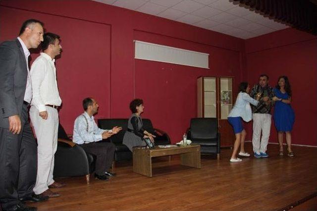 &Ouml;ğretmenlerden Tiyatro G&ouml;sterisi 3