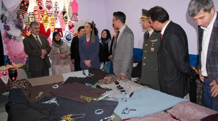 &Ccedil;ıldır Halk Eğitimden Yılsonu Sergisi