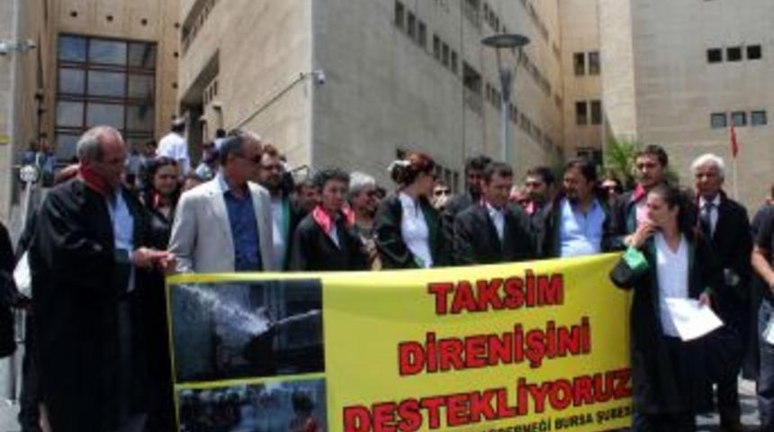 &Ccedil;HD &Uuml;yesi Avukatlar Gezi Olaylarına Tepki G&ouml;sterdi