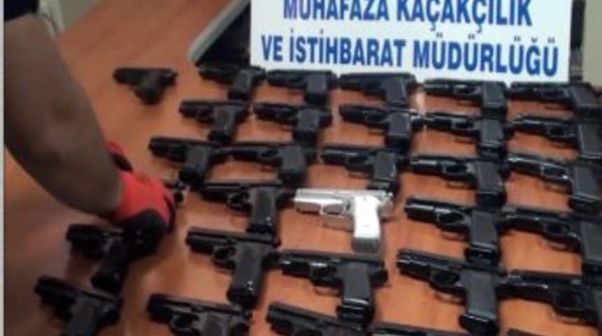 Suriye'ye Giden Ara&ccedil;ta 31 Adet Silah Ele Ge&ccedil;irildi