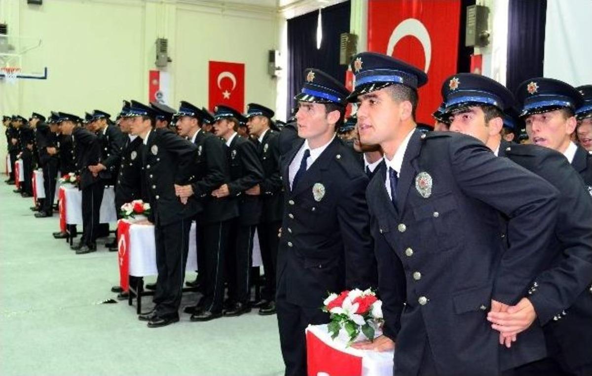 Polis Okulunda 249 &Ouml;ğrenci Mezuniyet Sevinci Yaşadı