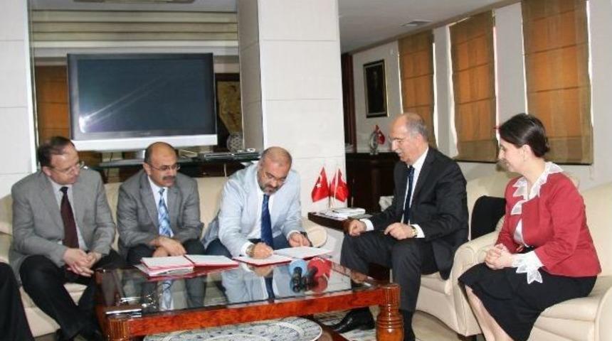 Kimsesiz &Ccedil;ocuklar Evlere Taşınıyor