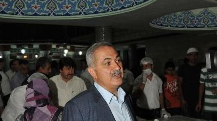 Osmaniye Belediyesi Mira&ccedil; Kandili&rsquo;nde İkramda Bulundu