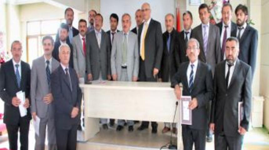 G&ouml;n&uuml;l El&ccedil;ileri Projesi'nde Başarılı Olan Din G&ouml;revlileri &Ouml;d&uuml;llendirildi