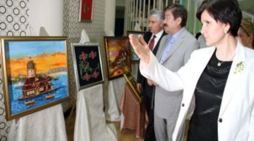 Ev Hanımlarının Yıl Sonu Sergisi Ilgi G&ouml;rd&uuml;