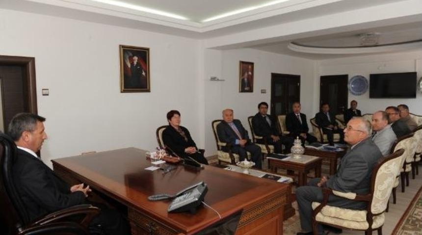 Valilik Personelinden, Vali Yılmaz'a 'hayırlı Olsun' Ziyareti