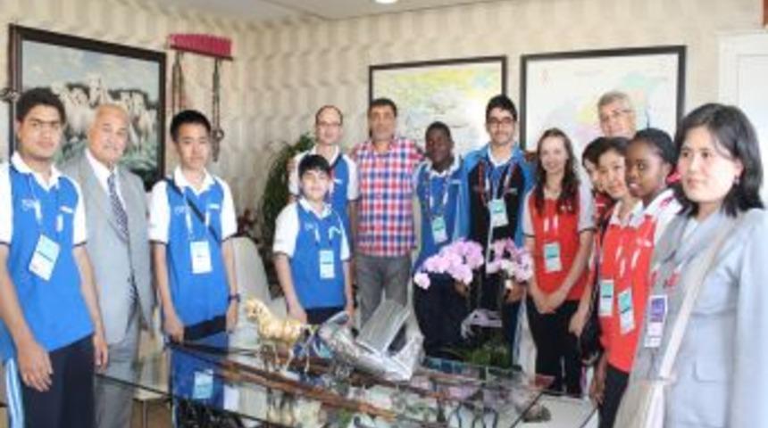 T&uuml;rk&ccedil;enin &Ccedil;ocukları Burhan Cahit Bing&ouml;l&rsquo;le Buluştu