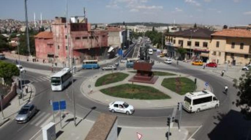 Şehrek&uuml;st&uuml; K&ouml;pr&uuml;l&uuml; Kavşağı Trafiğe A&ccedil;ıldı