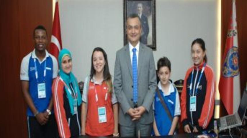 D&uuml;nya &Ccedil;ocuklarından Gaziantep Emniyetine Resital