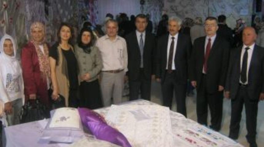 Kelkit Halk Eğitim Merkezi'nden Yıl Sonu Sergisi