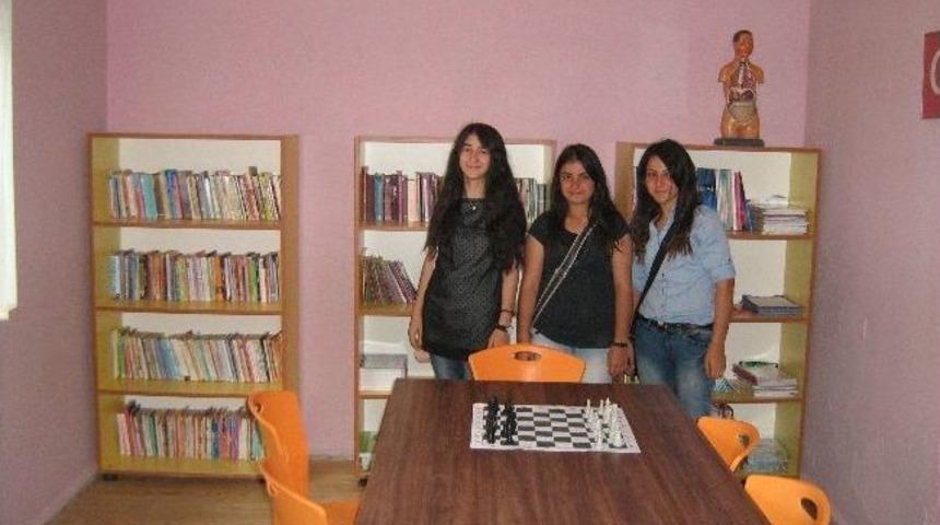 K&ouml;y Okuluna Kitap Desteği