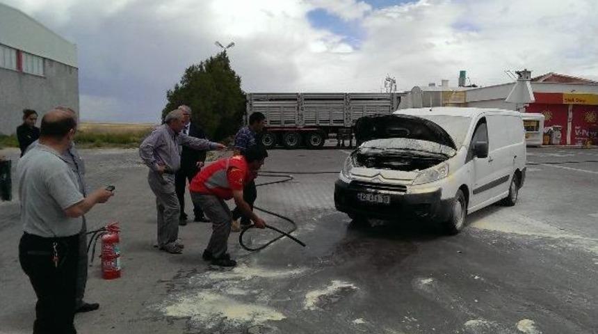 Cihanbeyli&rsquo;de Ara&ccedil; Yangını