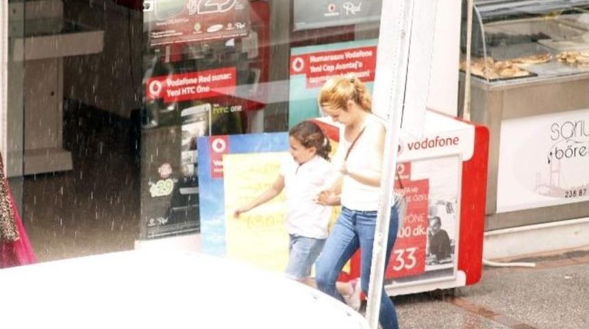 Mersin'de Güneşli Havada Yağmur