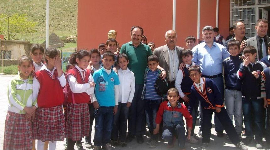 Nazilli K&ouml;rfez Dershanesi'nden Tatvan&rsquo;a G&ouml;n&uuml;l K&ouml;pr&uuml;s&uuml;