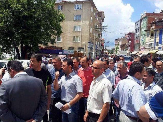 Okulları Değiştirilmek İstenen Öğrencilerin Velileri Yürüdü